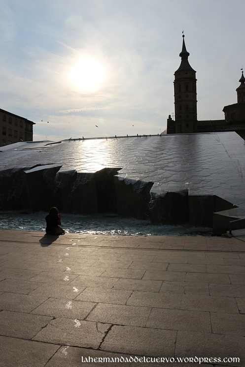 Zaragoza - Fuente en la Plaza del Pilar